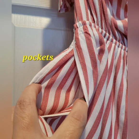 •SOLD• Hollister •Size Small• Red & White Striped Spring Summer Romper Ruffle - Picture 5 of 6